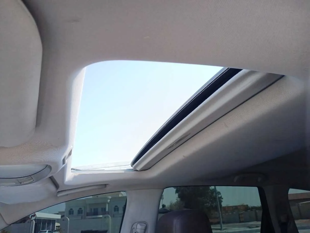 Car image 24