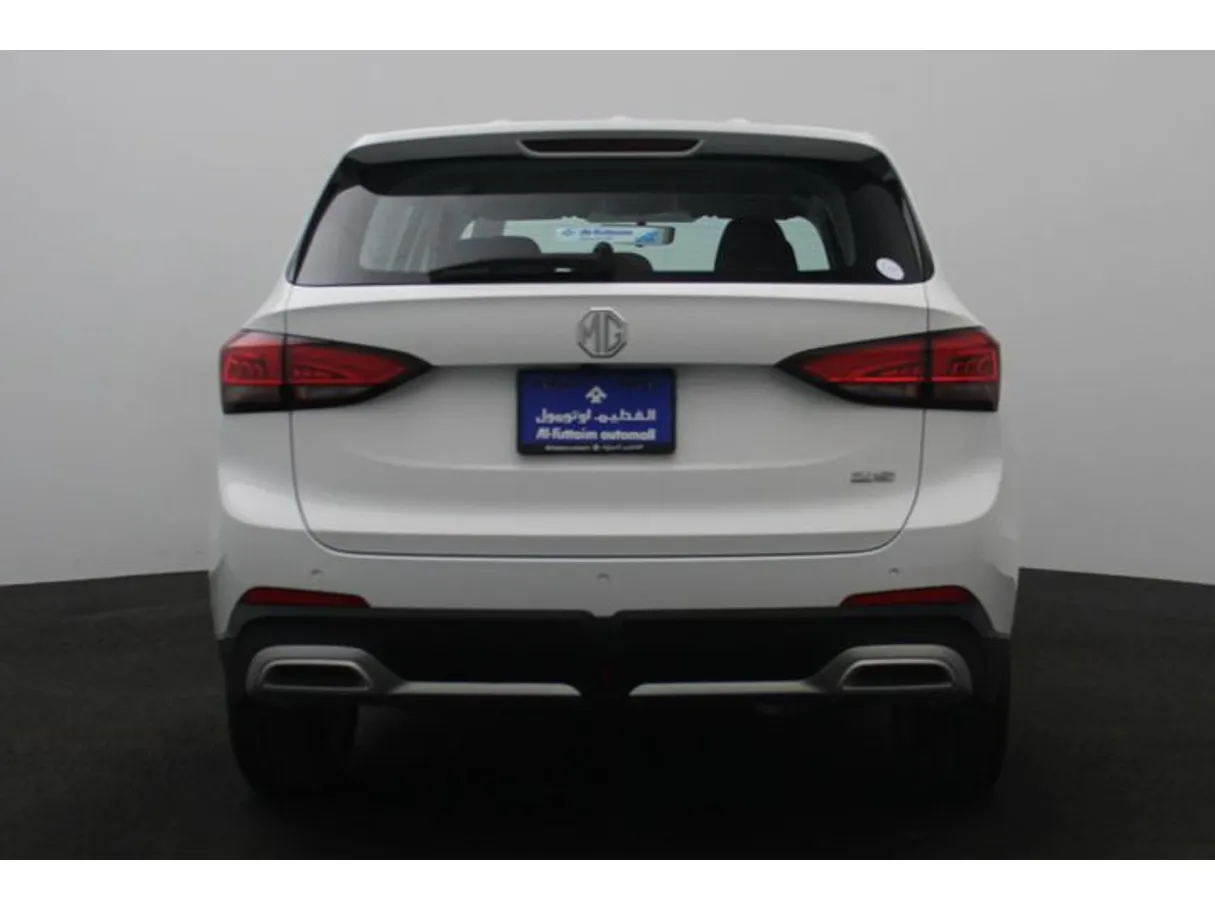 Car image 12