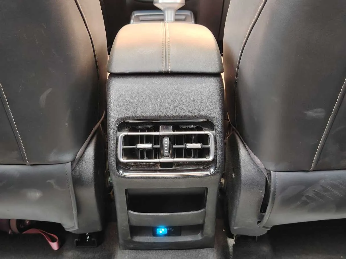 Car image 31