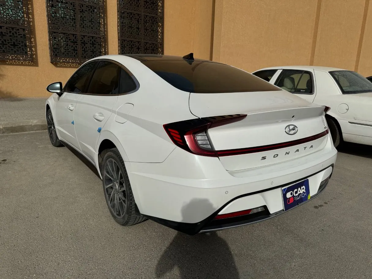 Car image 6