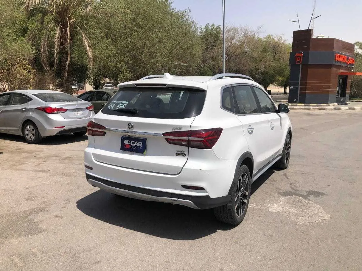 Car image 5