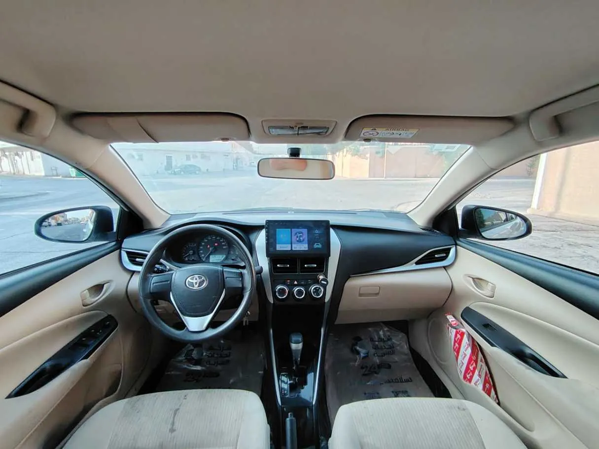 Car image 18