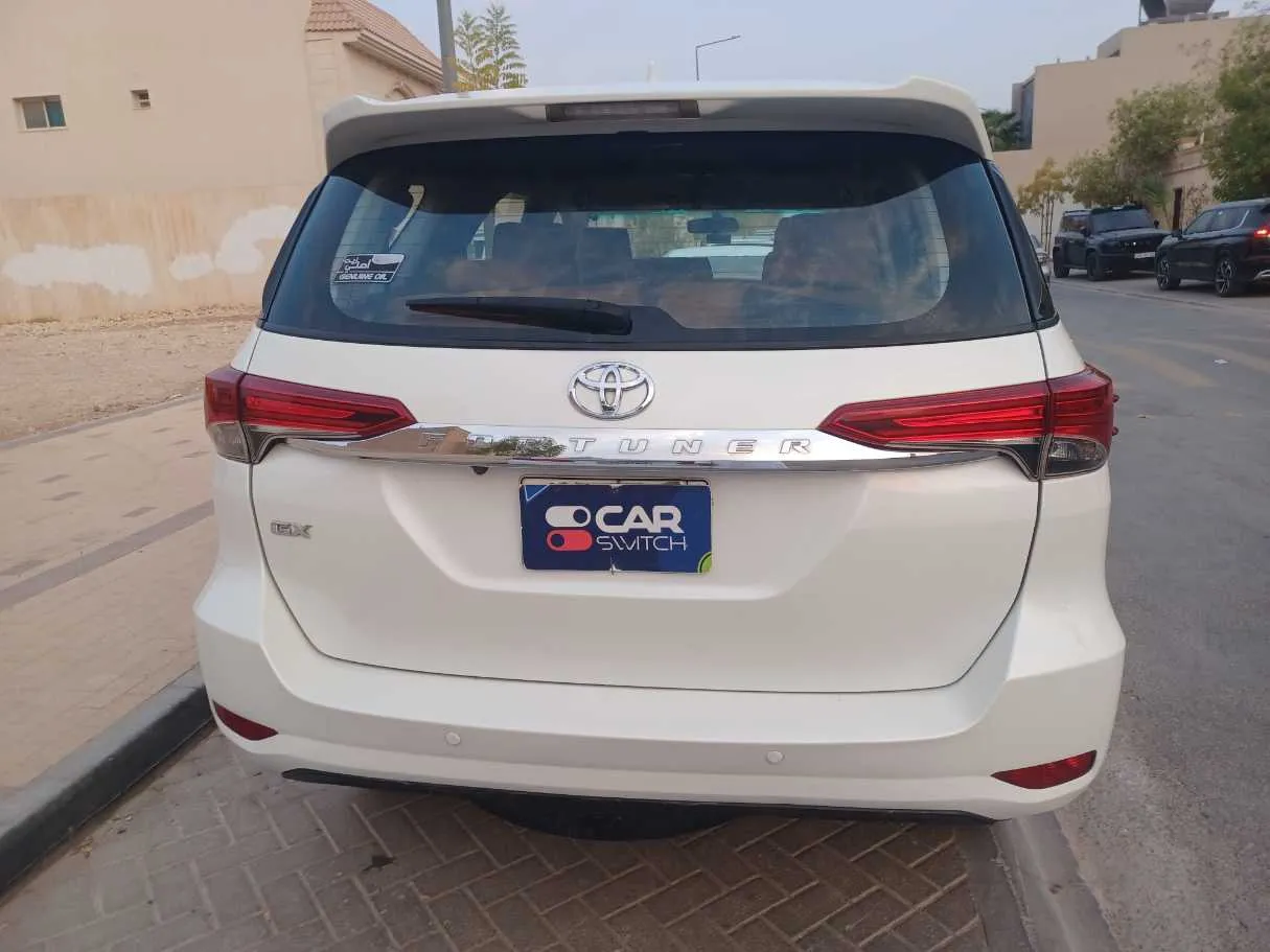 Car image 6