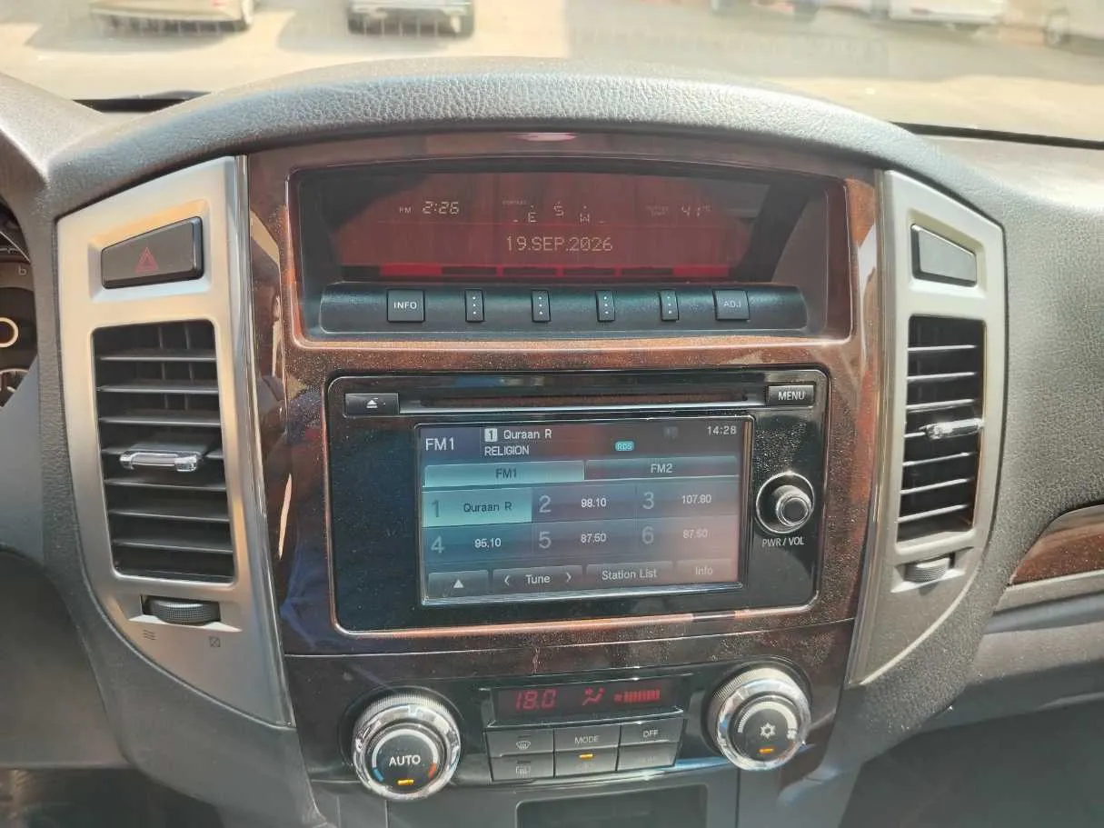 Car image 26