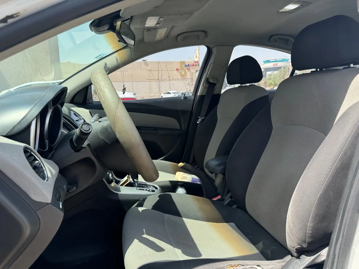 Car image 13