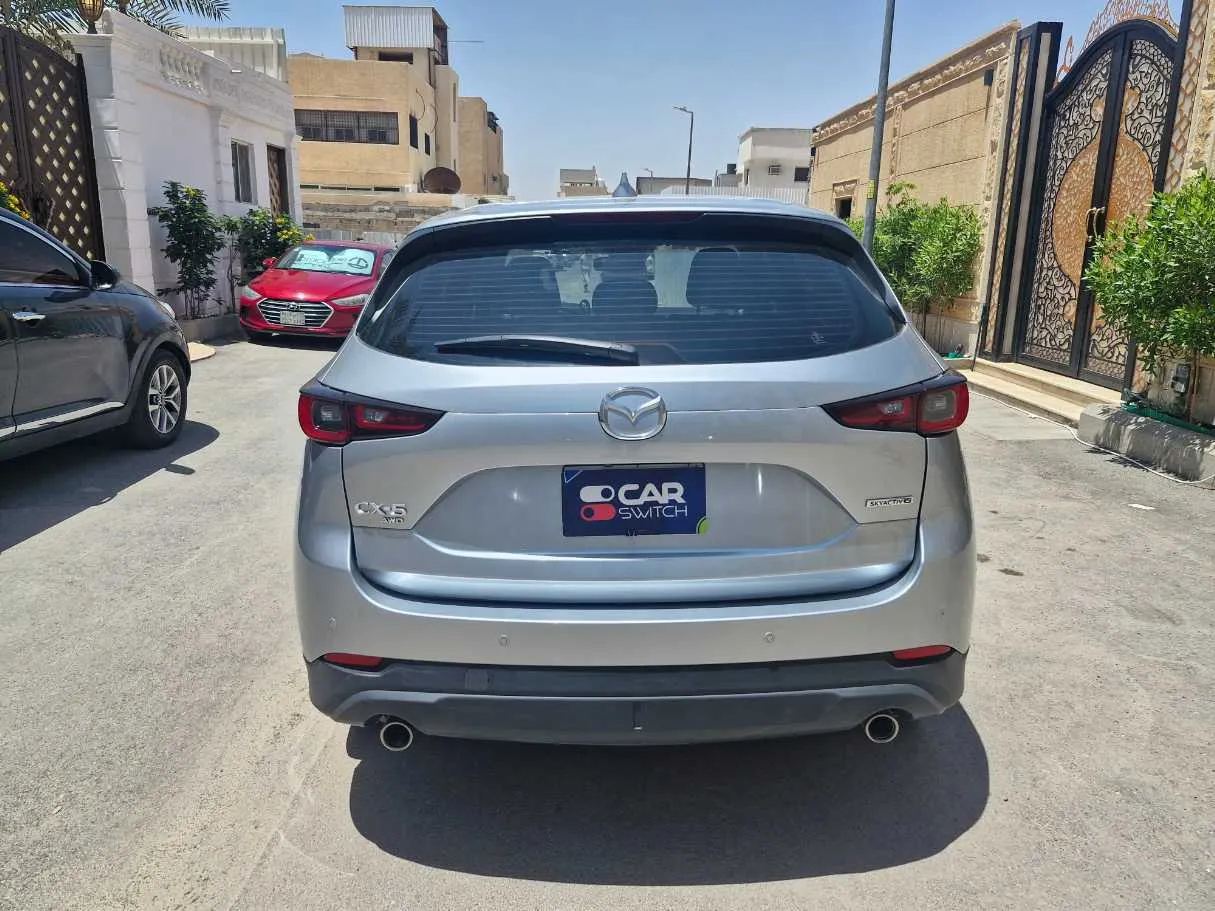 Car image 6