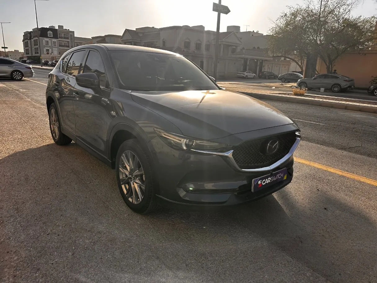 Car image 3