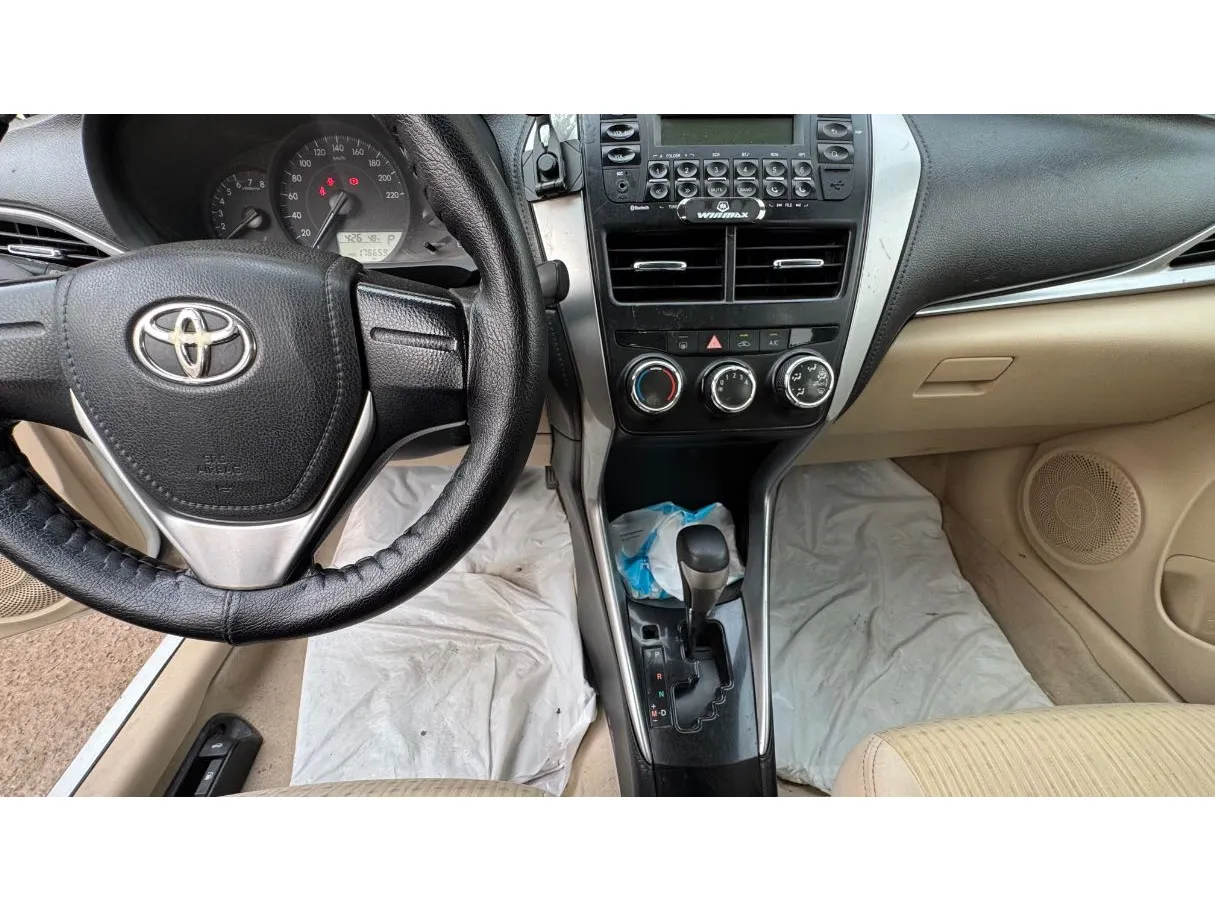 Car image 16