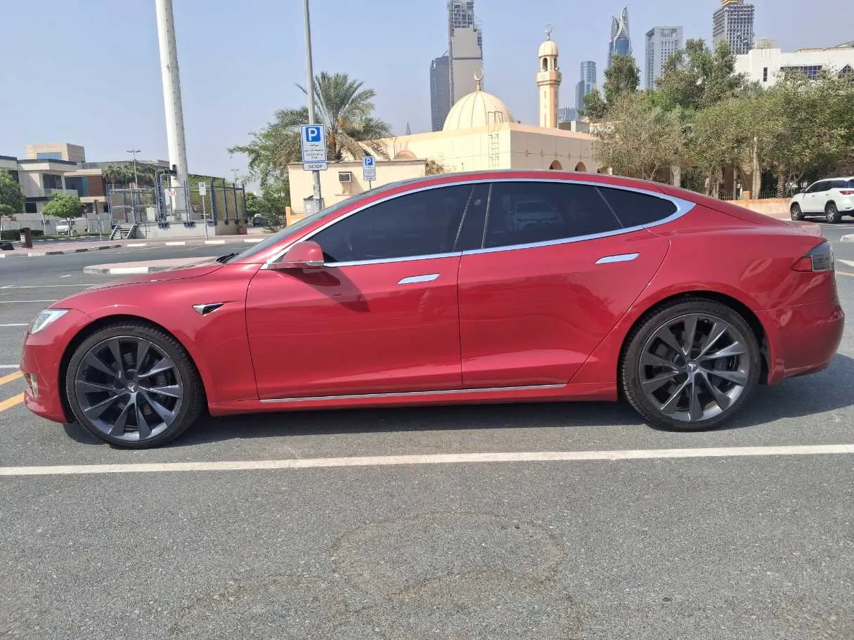 Car image 8
