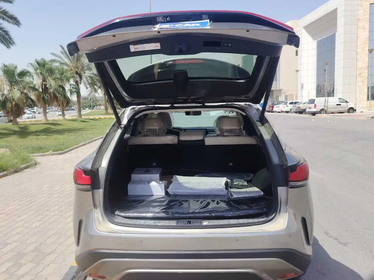 Car image 28
