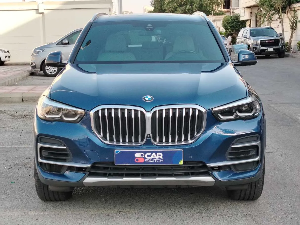 Car image 2