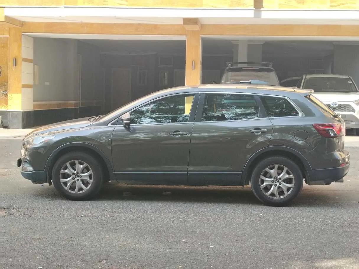Car image 8