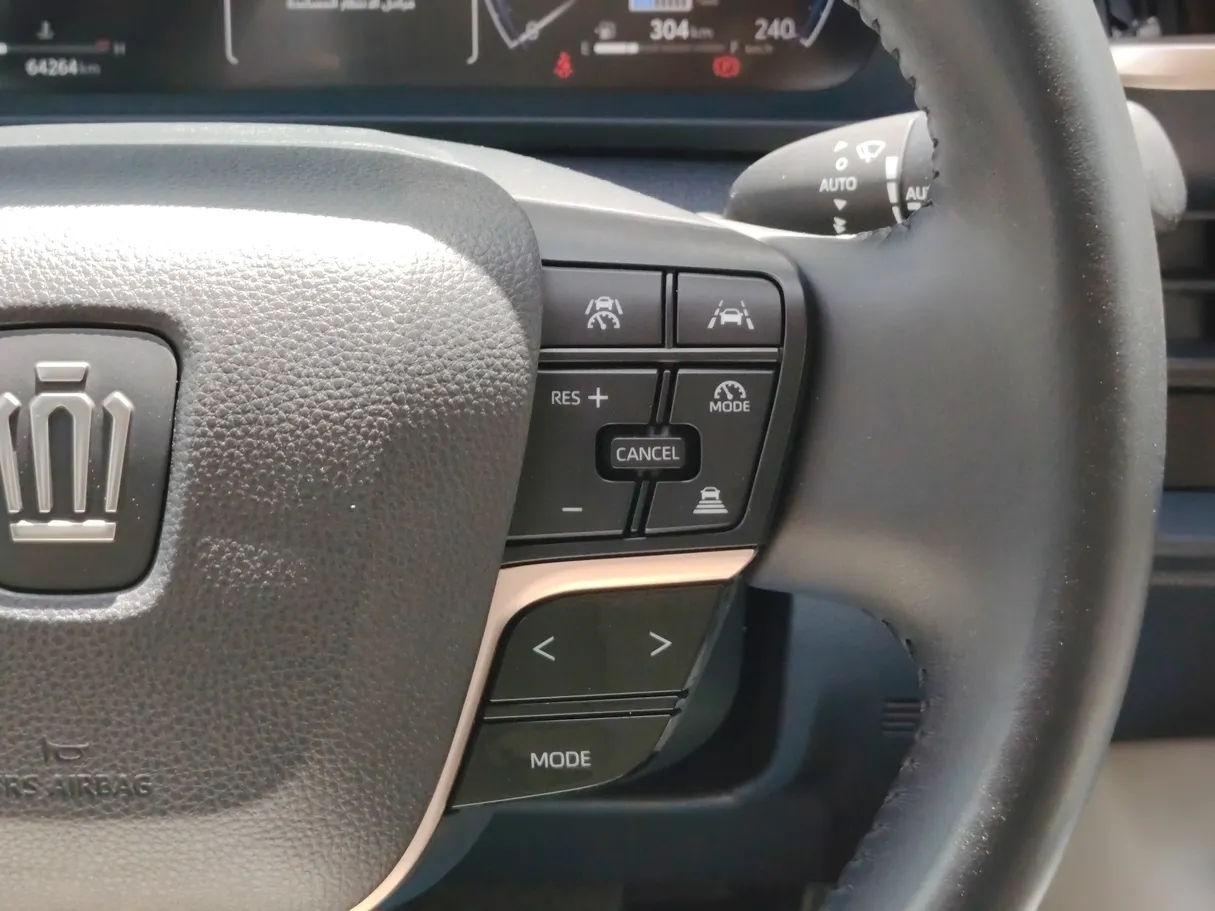Car image 32