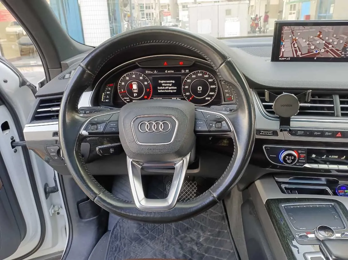 Car image 17