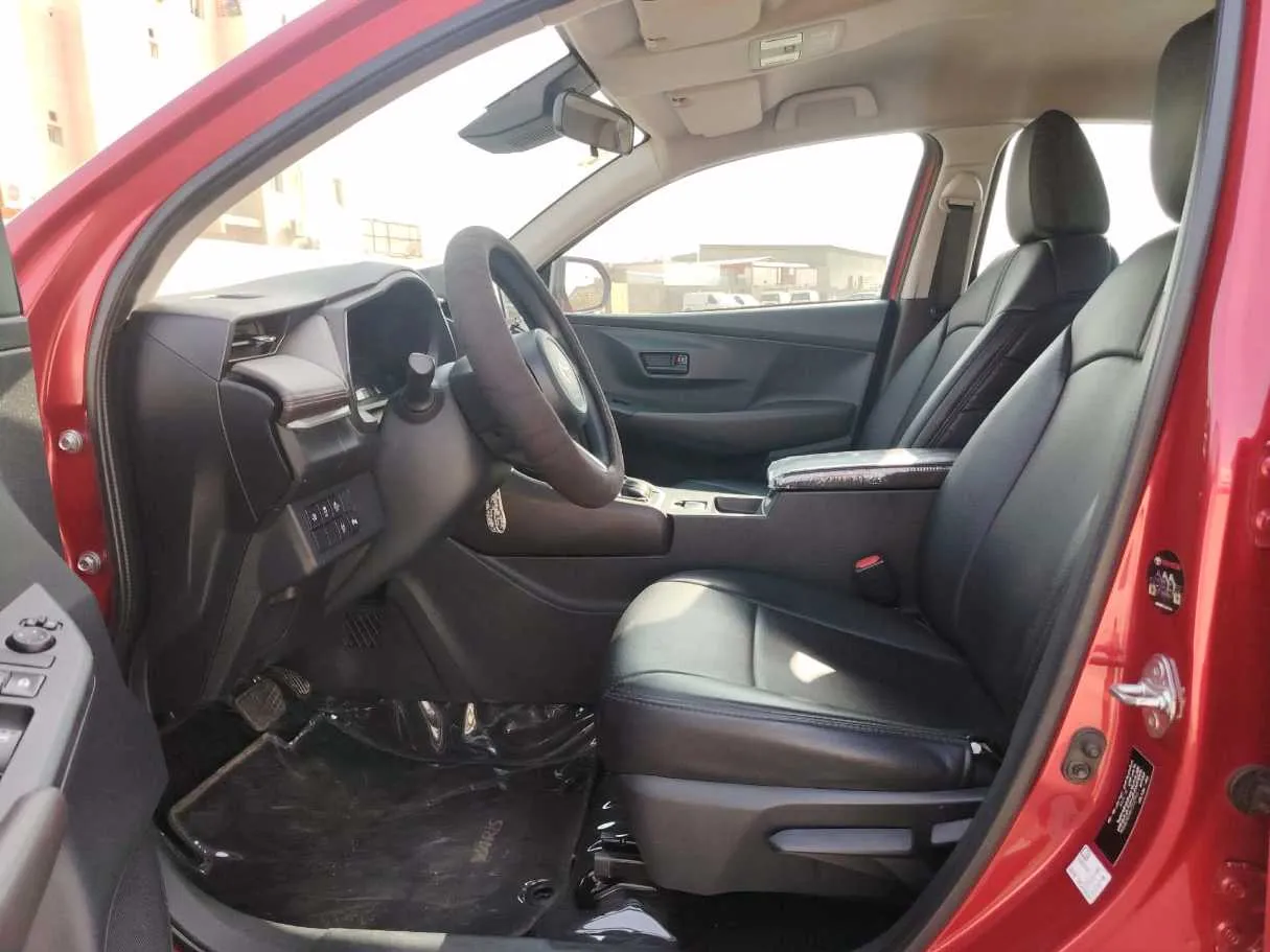 Car image 15
