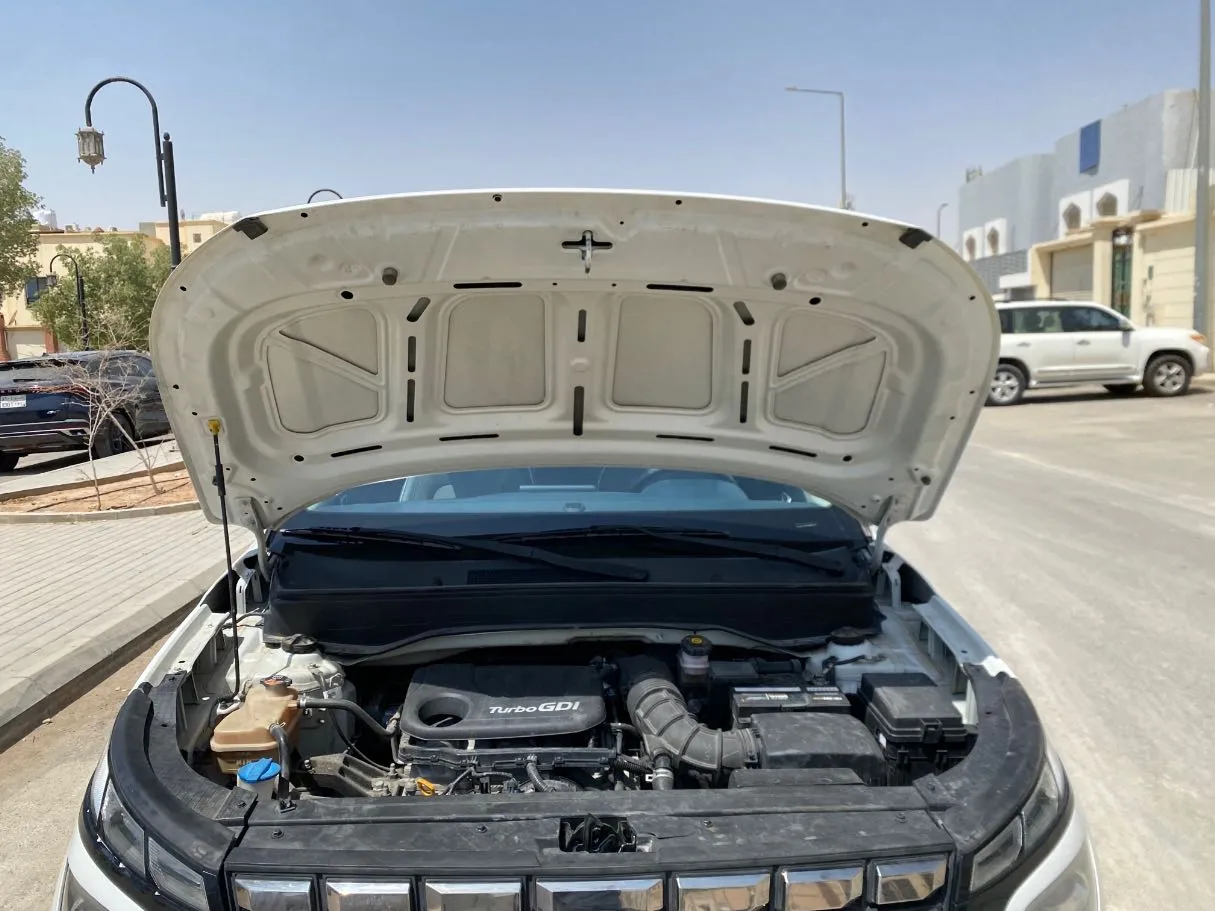 Car image 24
