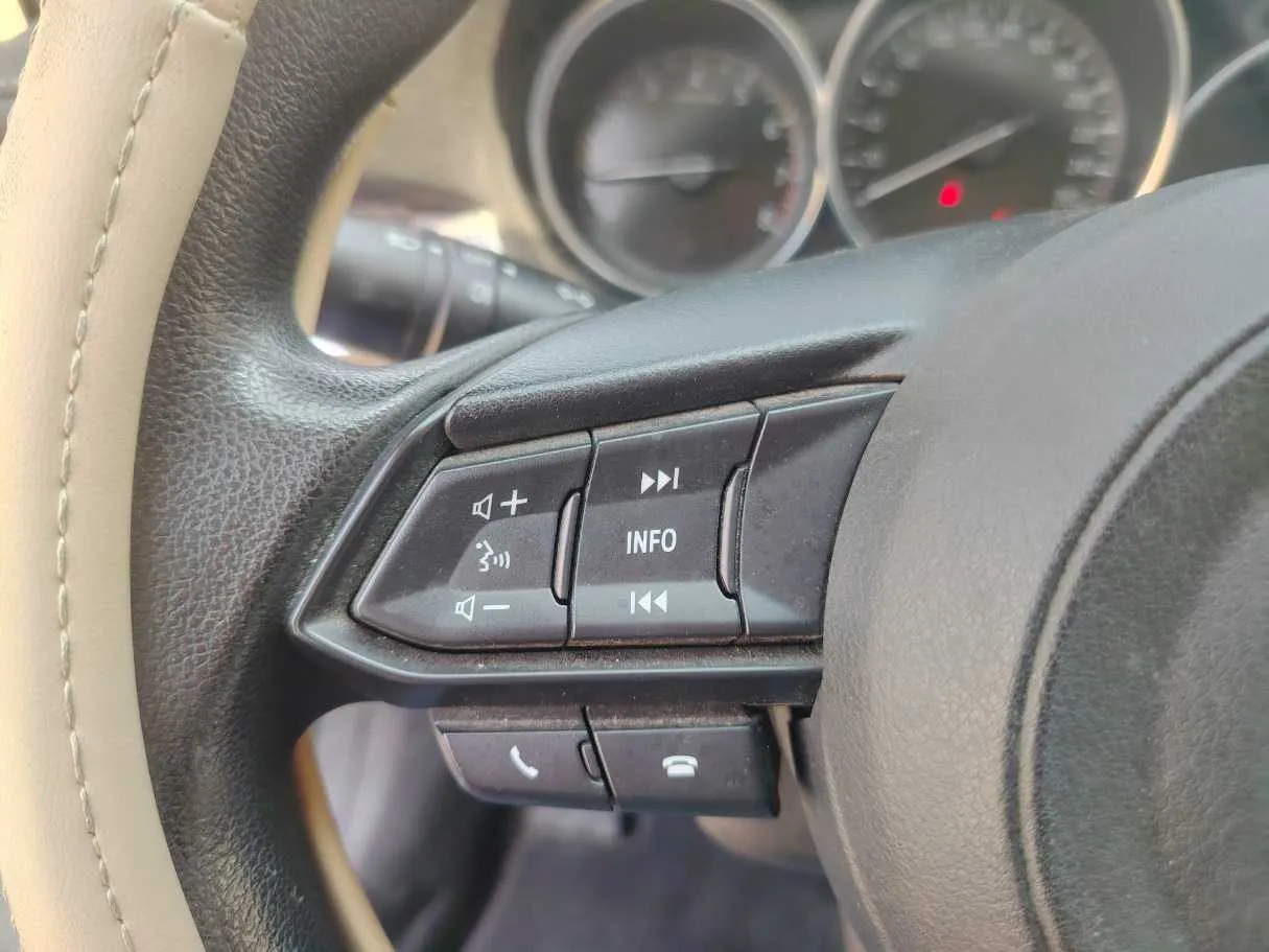 Car image 27
