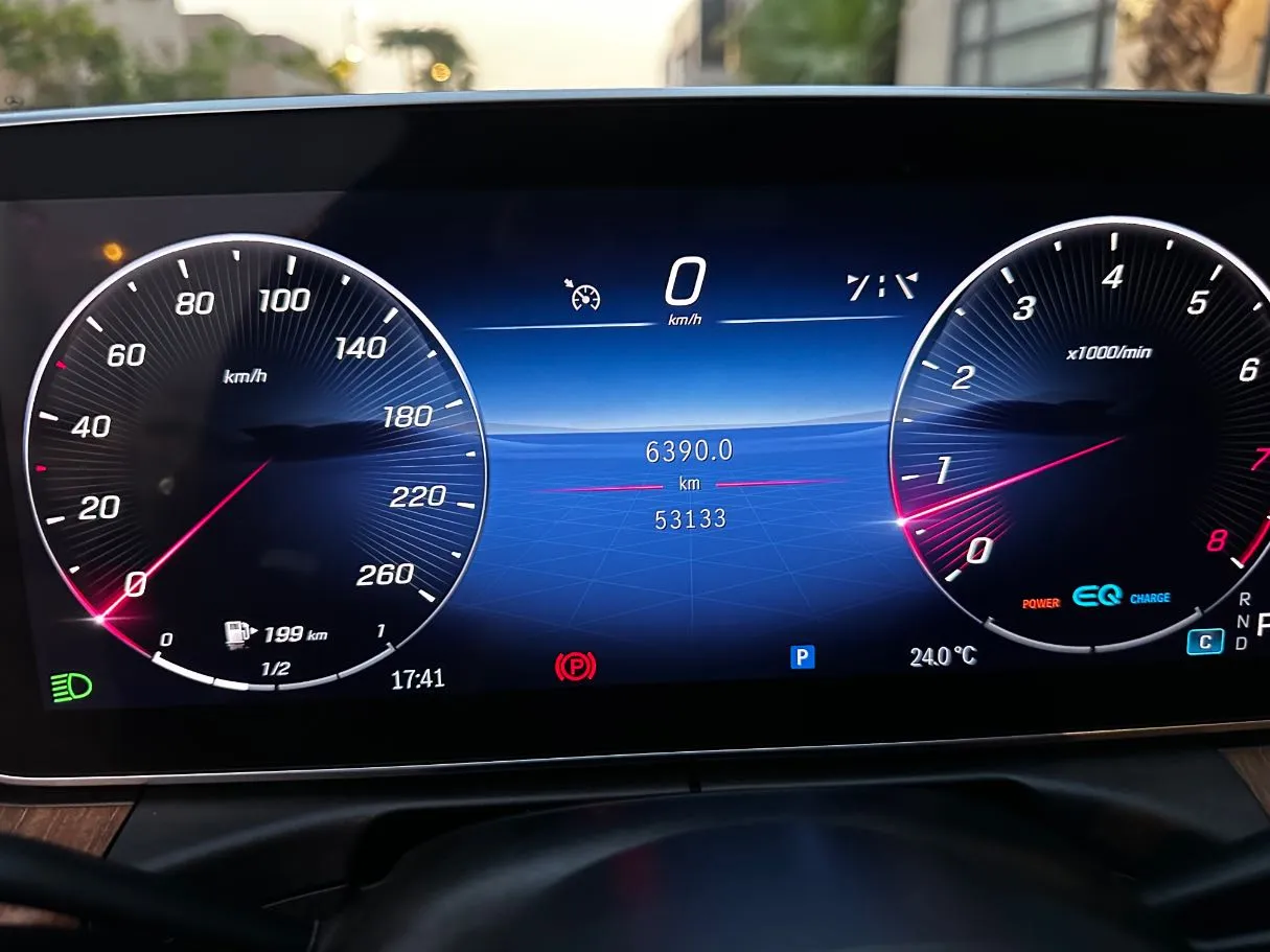Car image 21