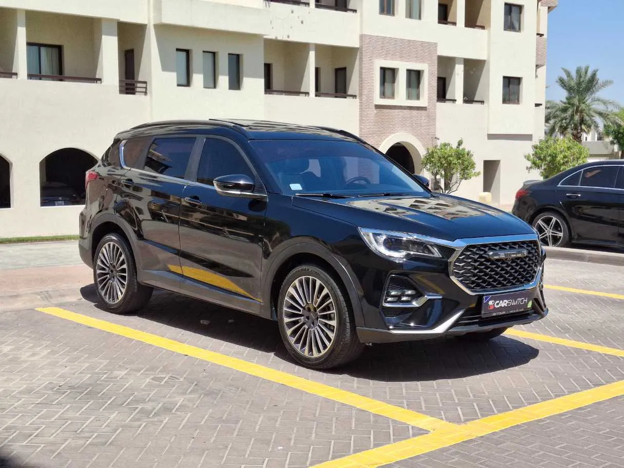Car image 3