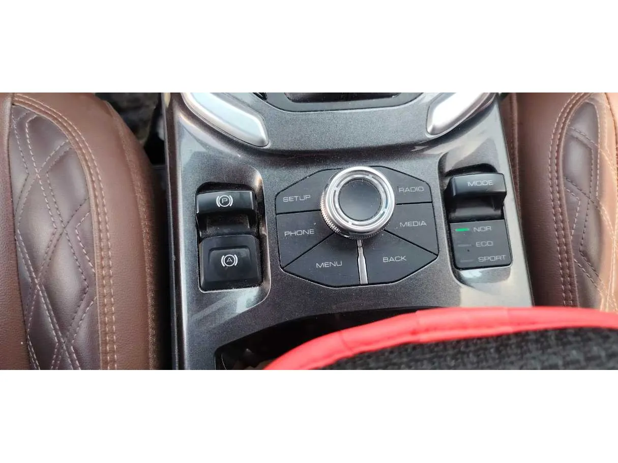 Car image 15