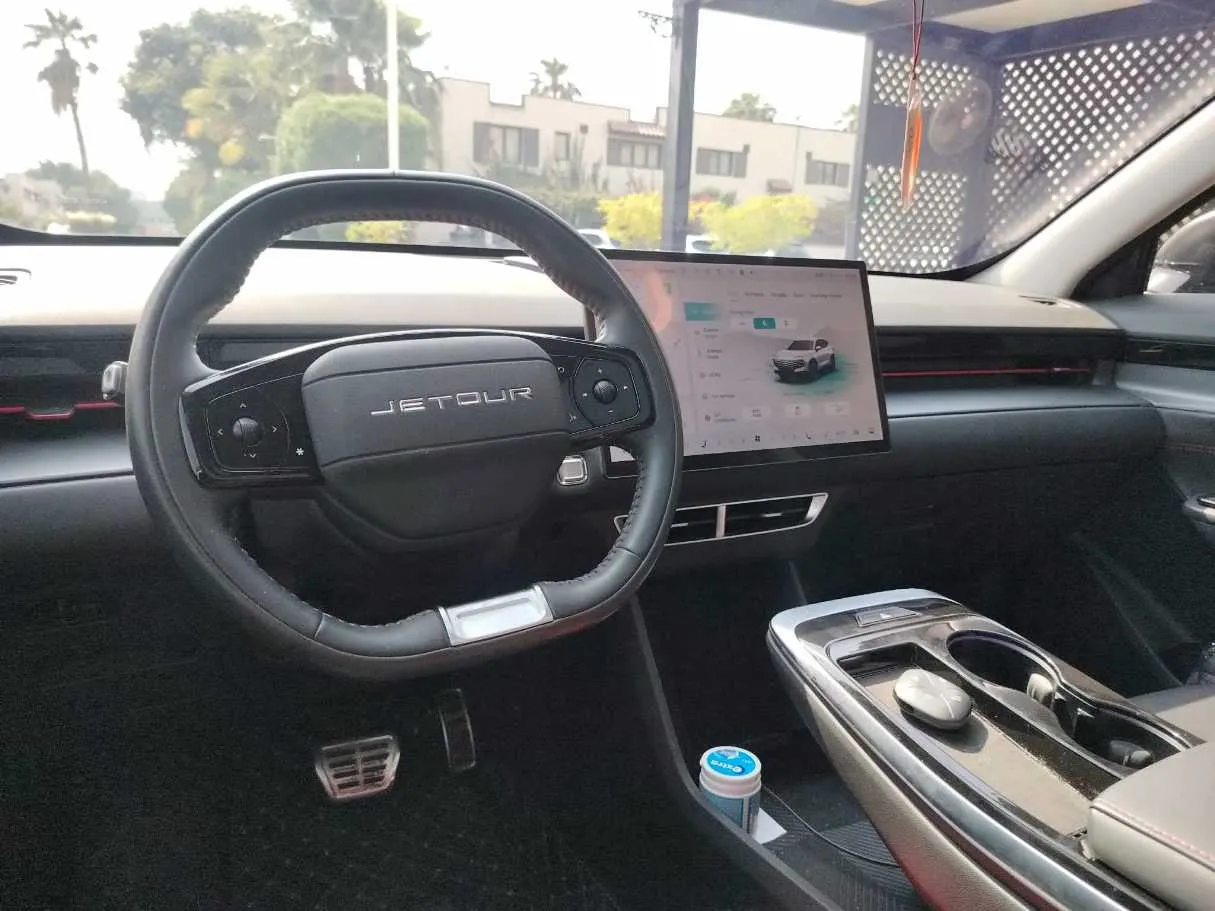 Car image 26