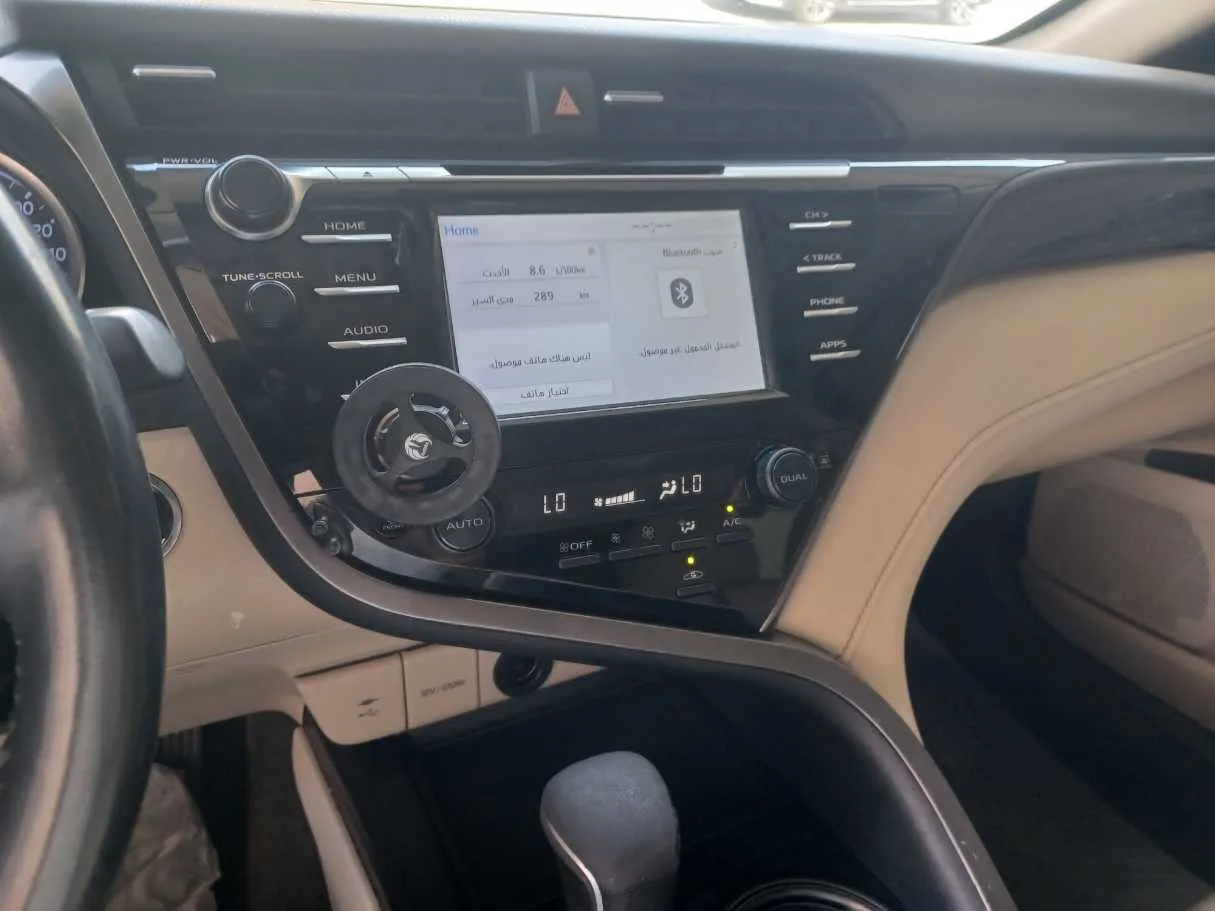 Car image 18