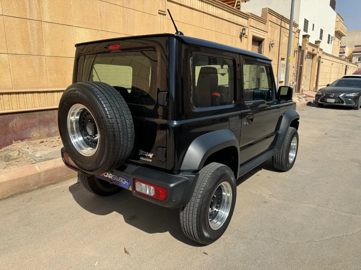 Car image 5