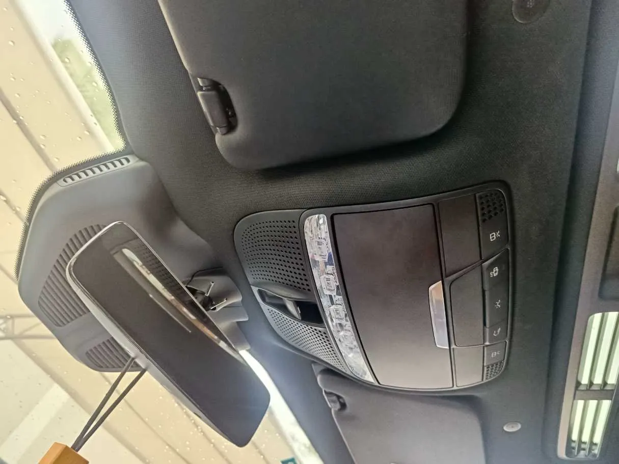 Car image 31