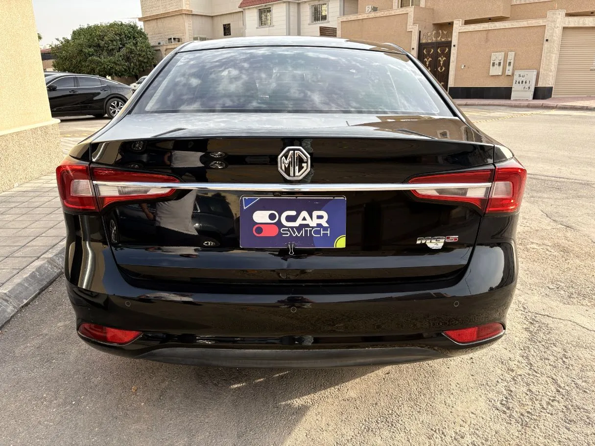 Car image 6