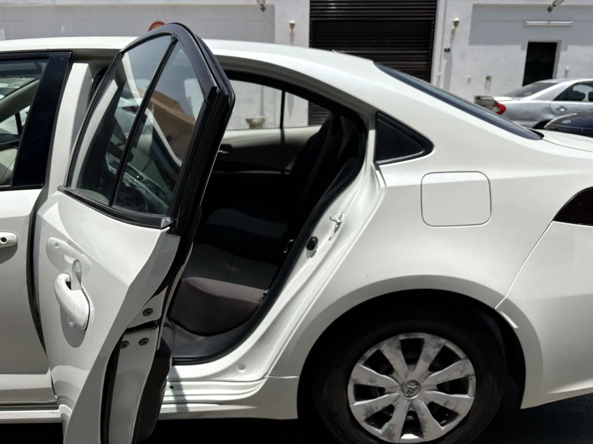 Car image 15