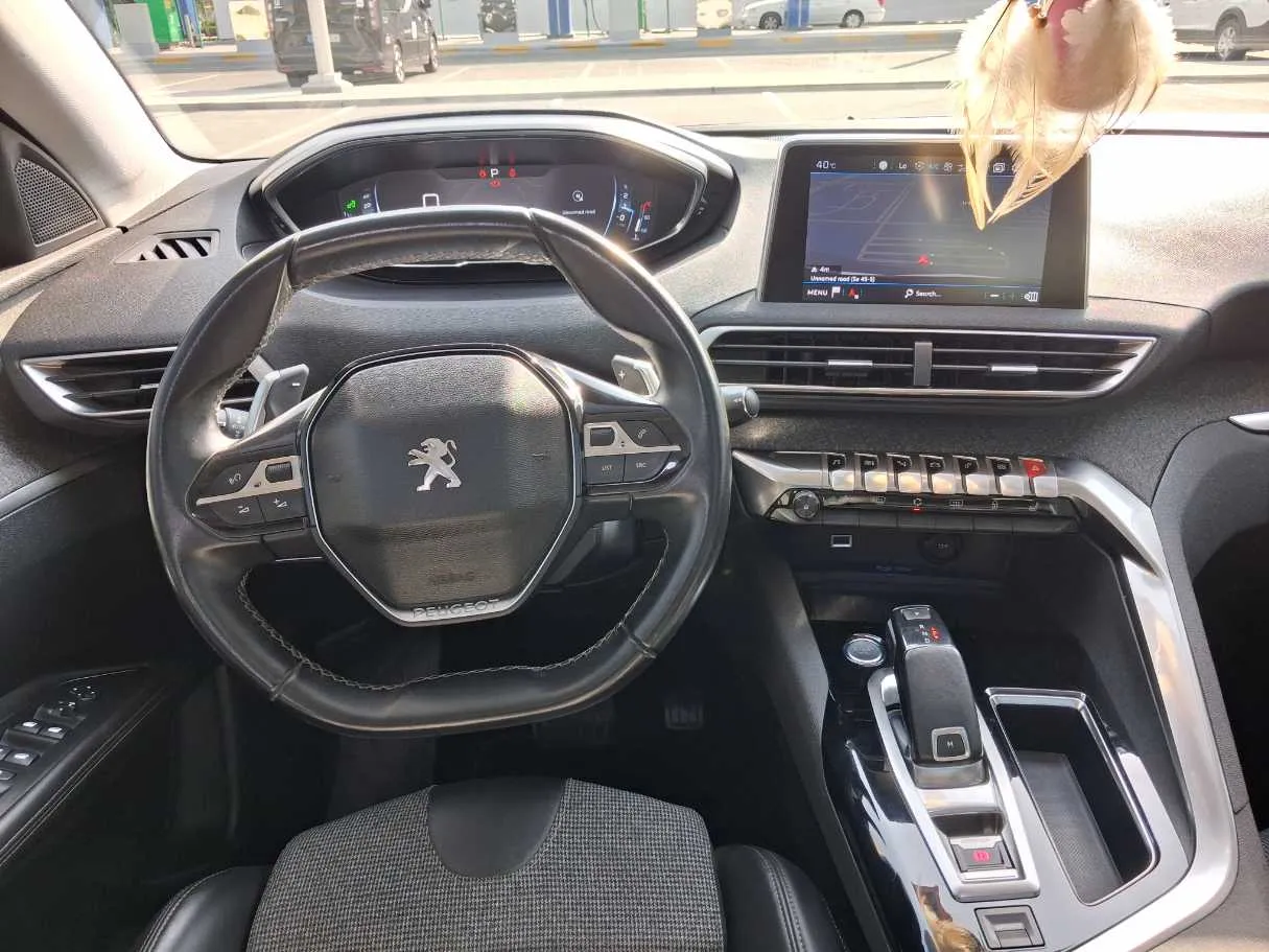 Car image 15