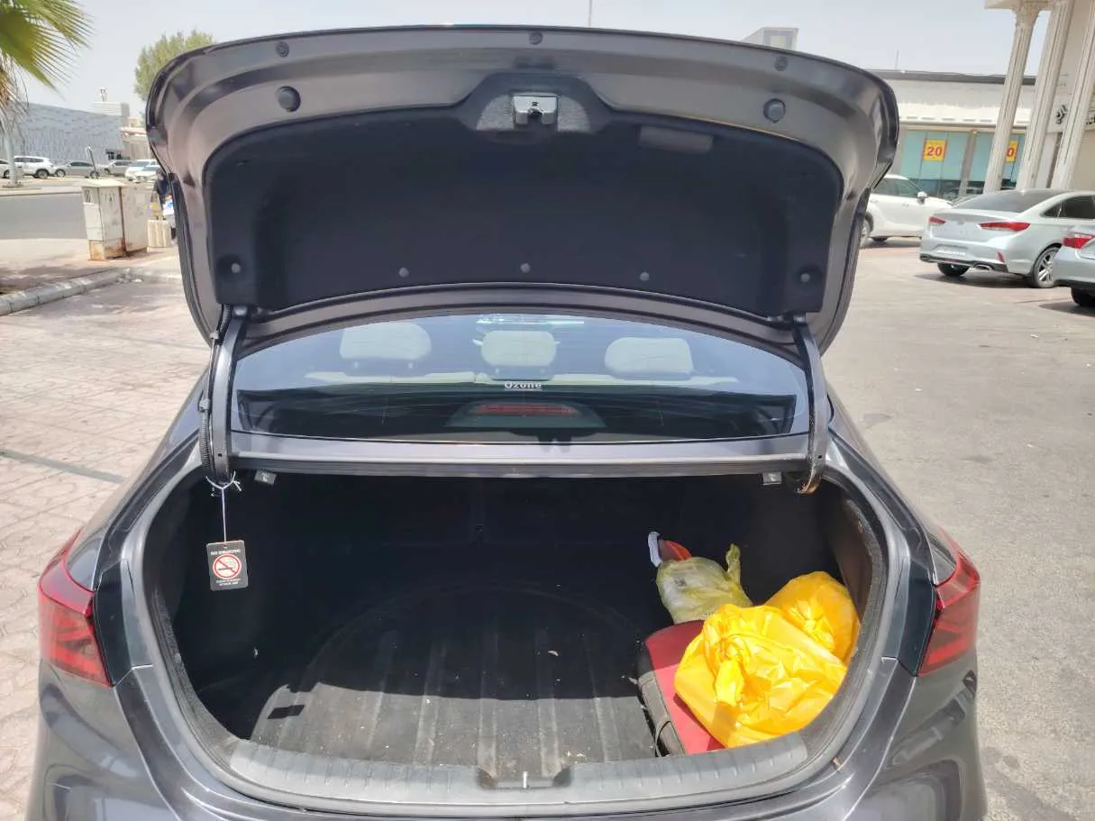 Car image 23