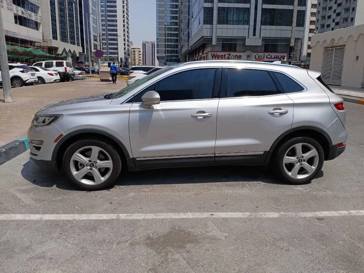 Car image 8