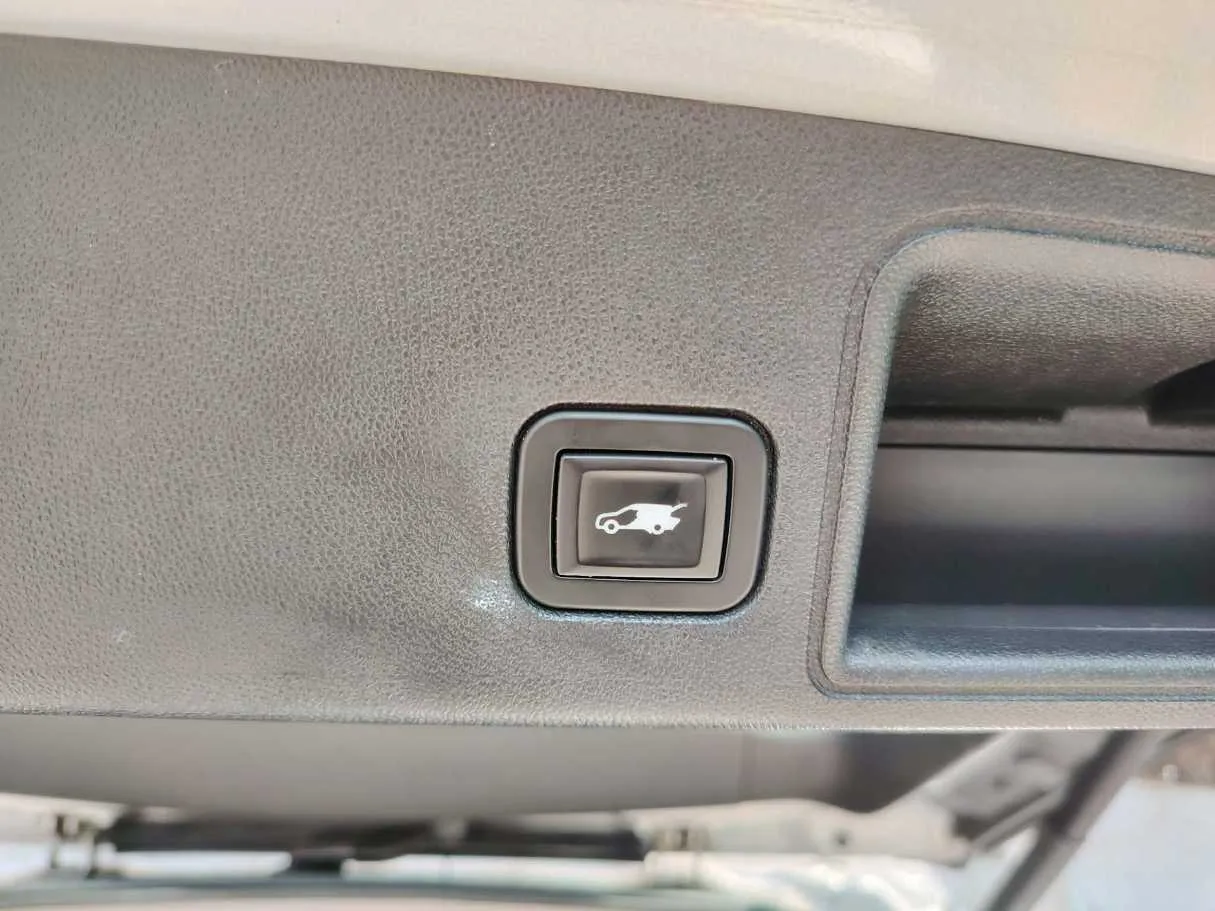 Car image 31