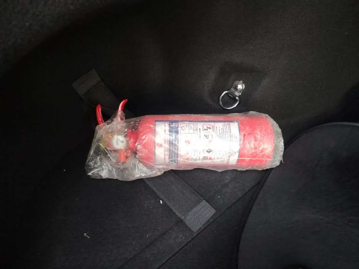 Car image 30