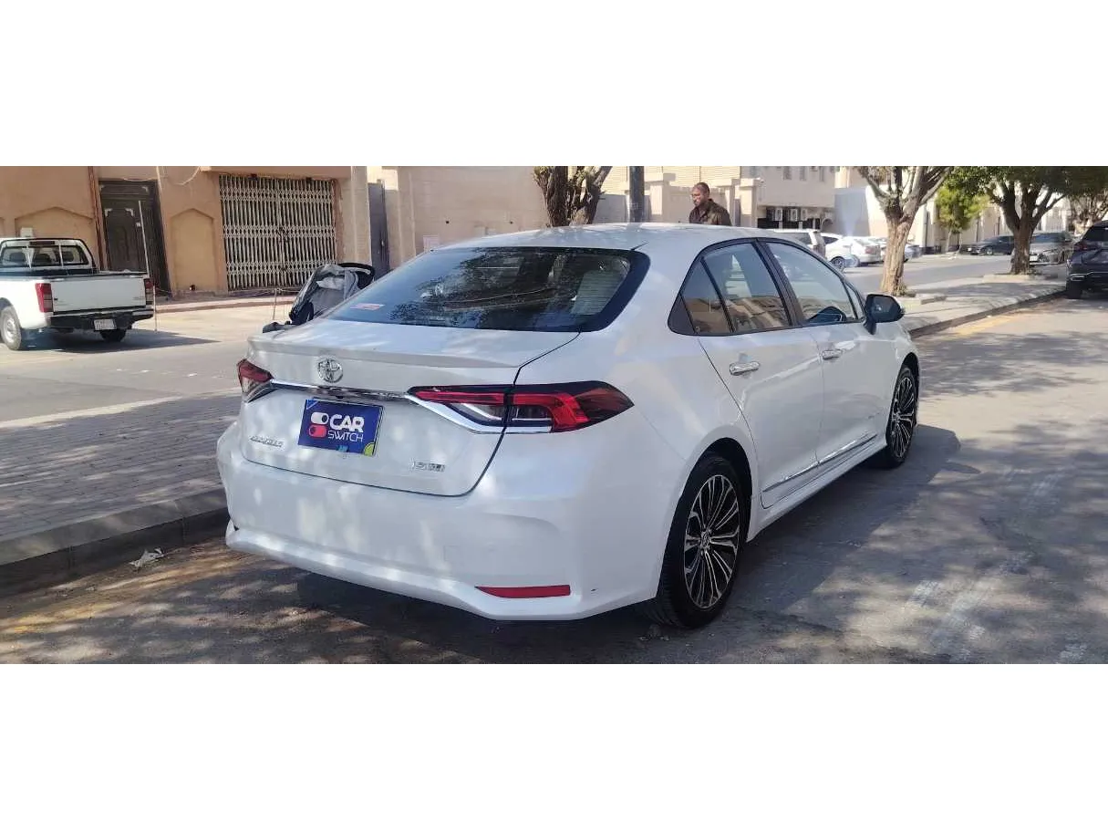 Car image 5