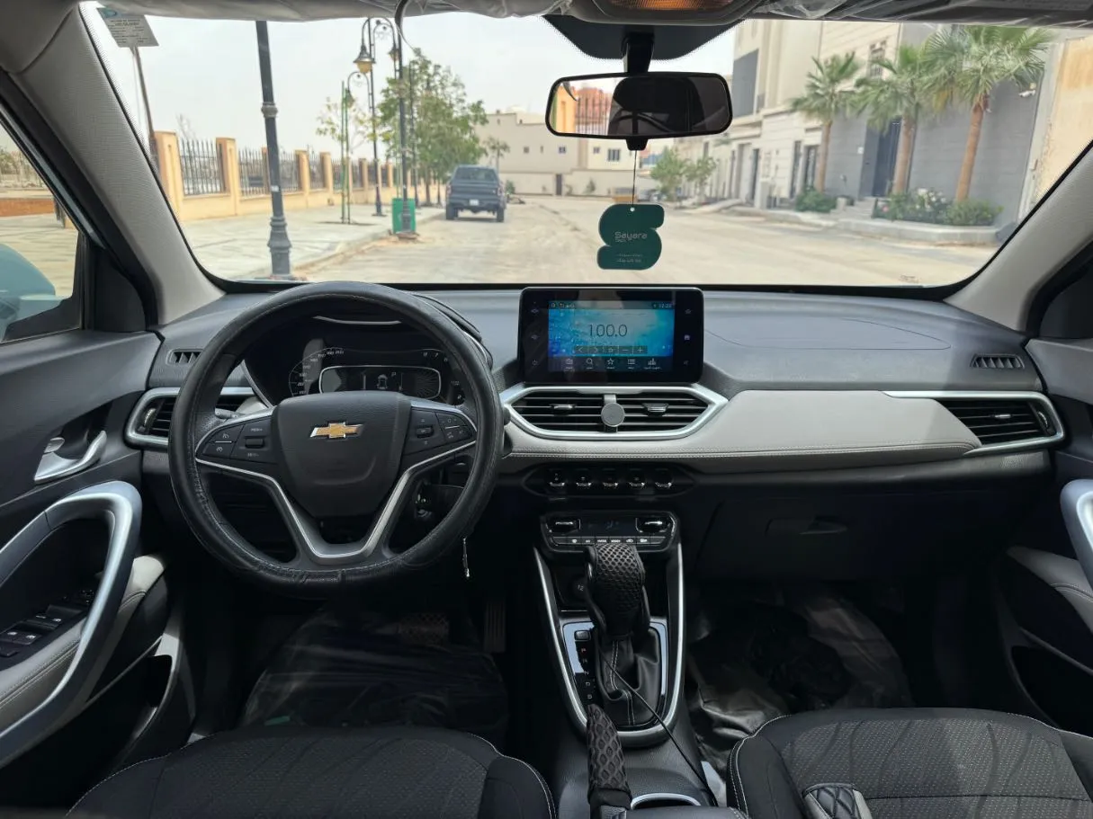 Car image 15