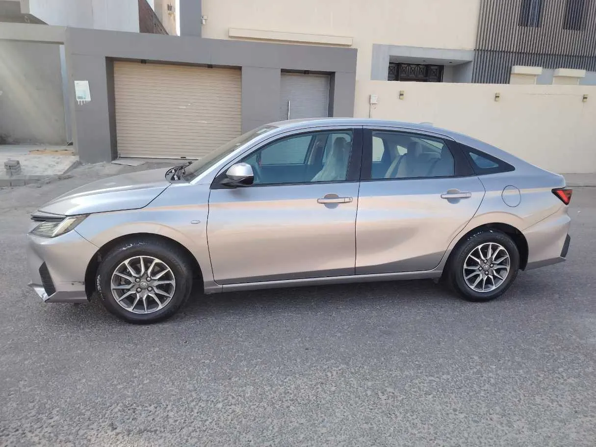 Car image 8
