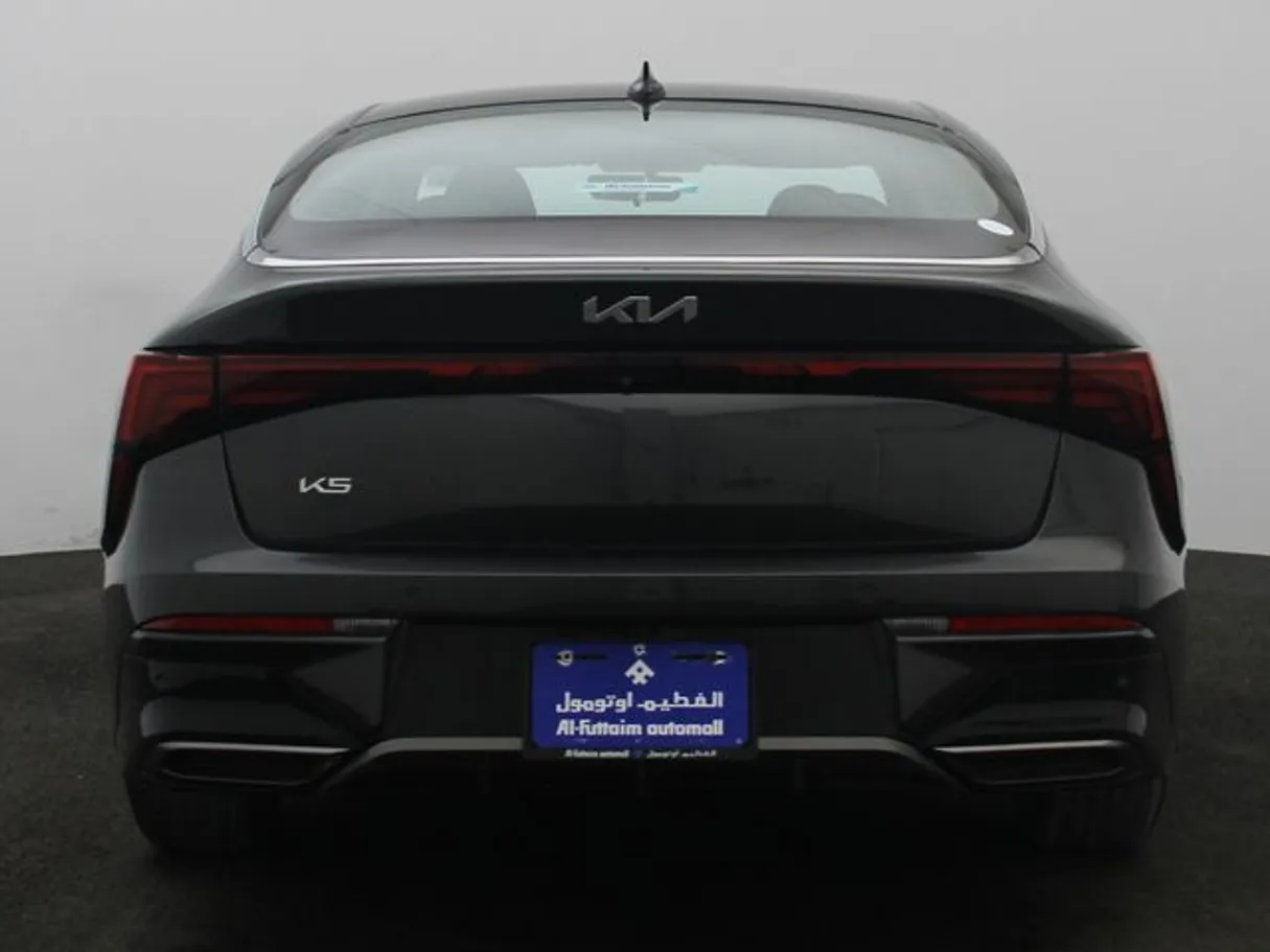Car image 12