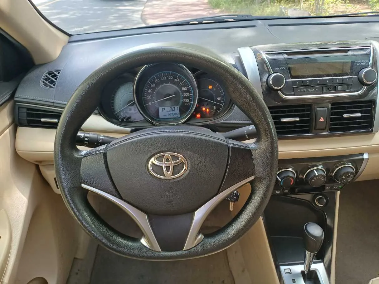 Car image 17