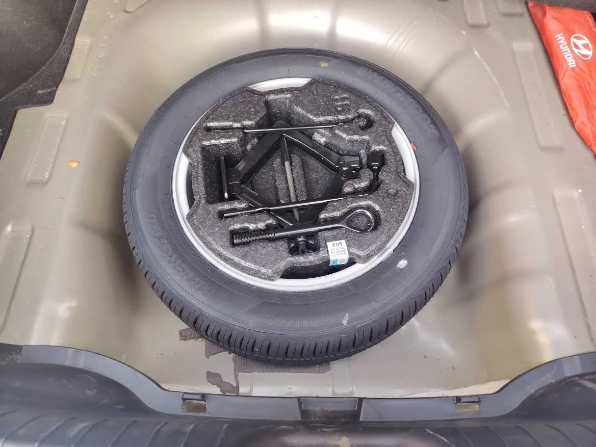 Car image 29