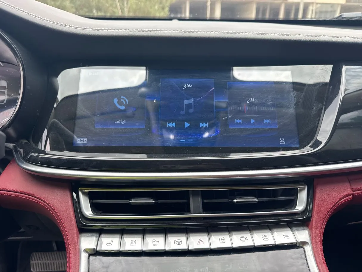Car image 13