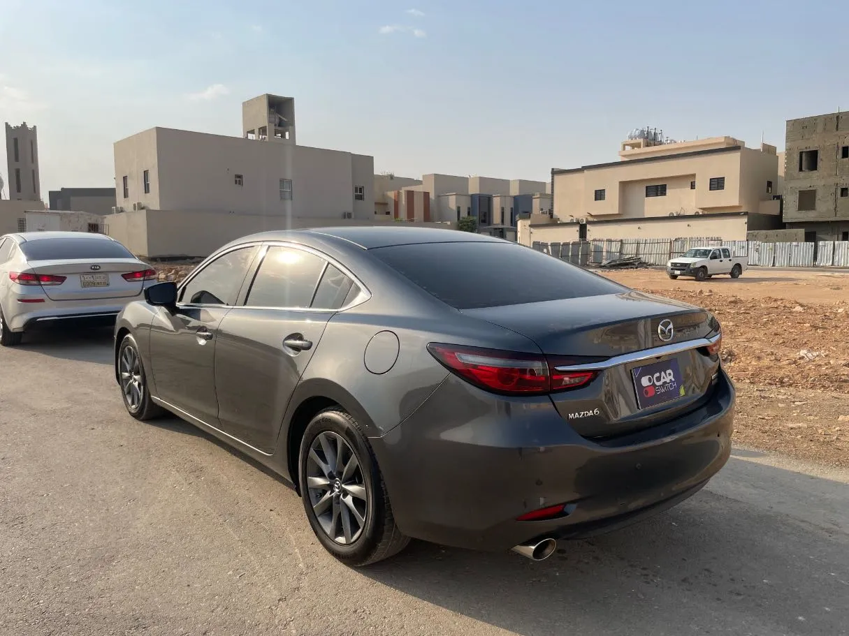Car image 7