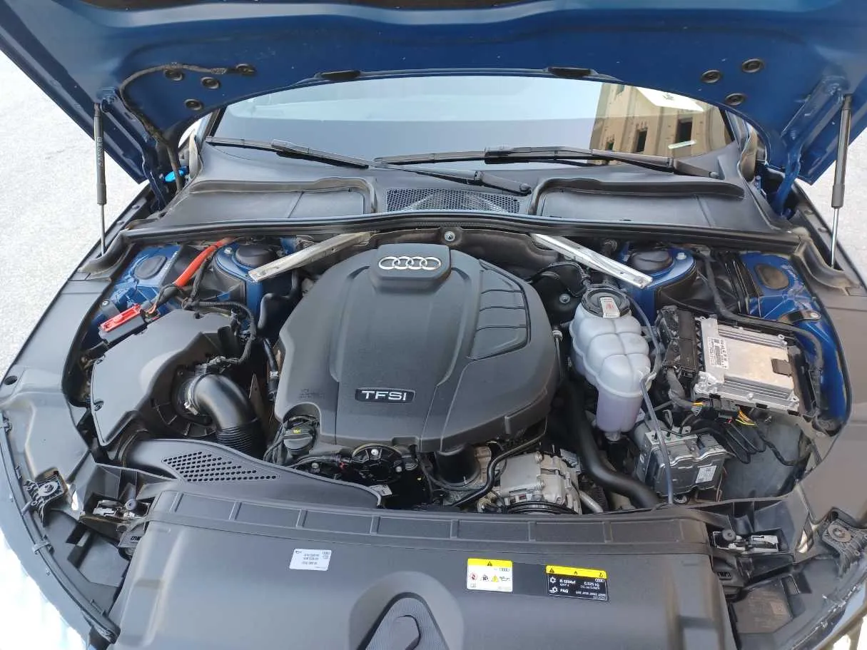 Car image 26