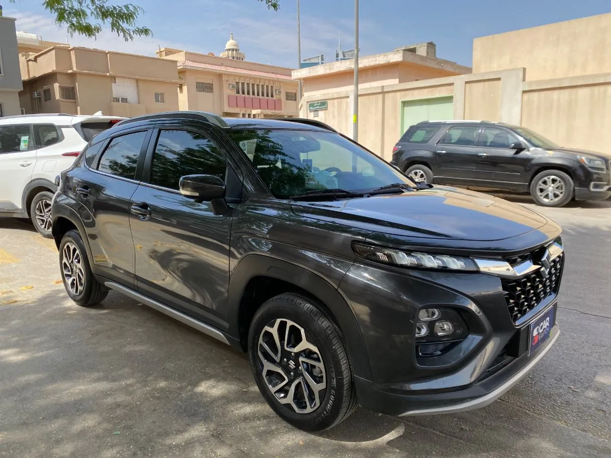 Car image 3