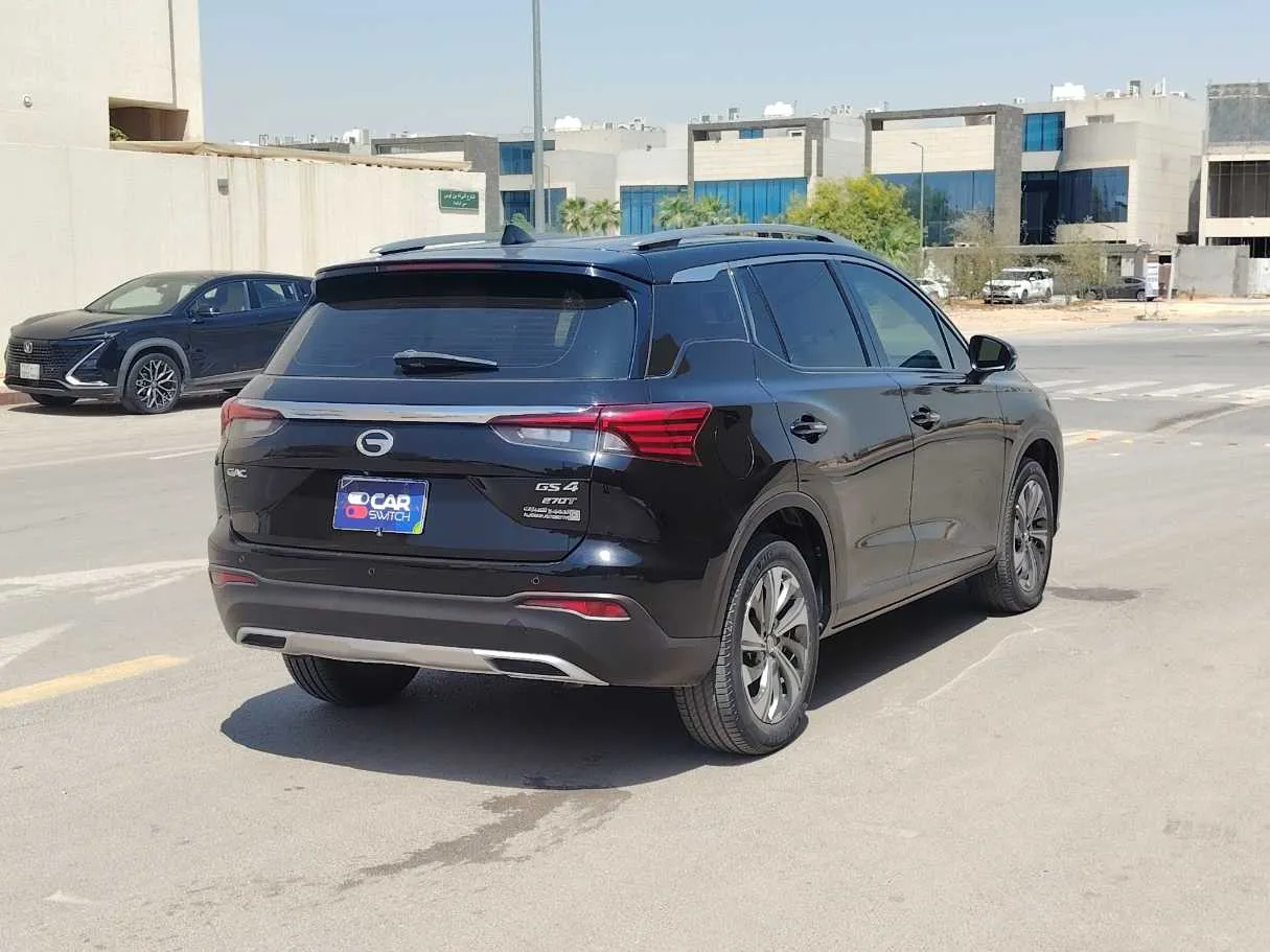 Car image 4
