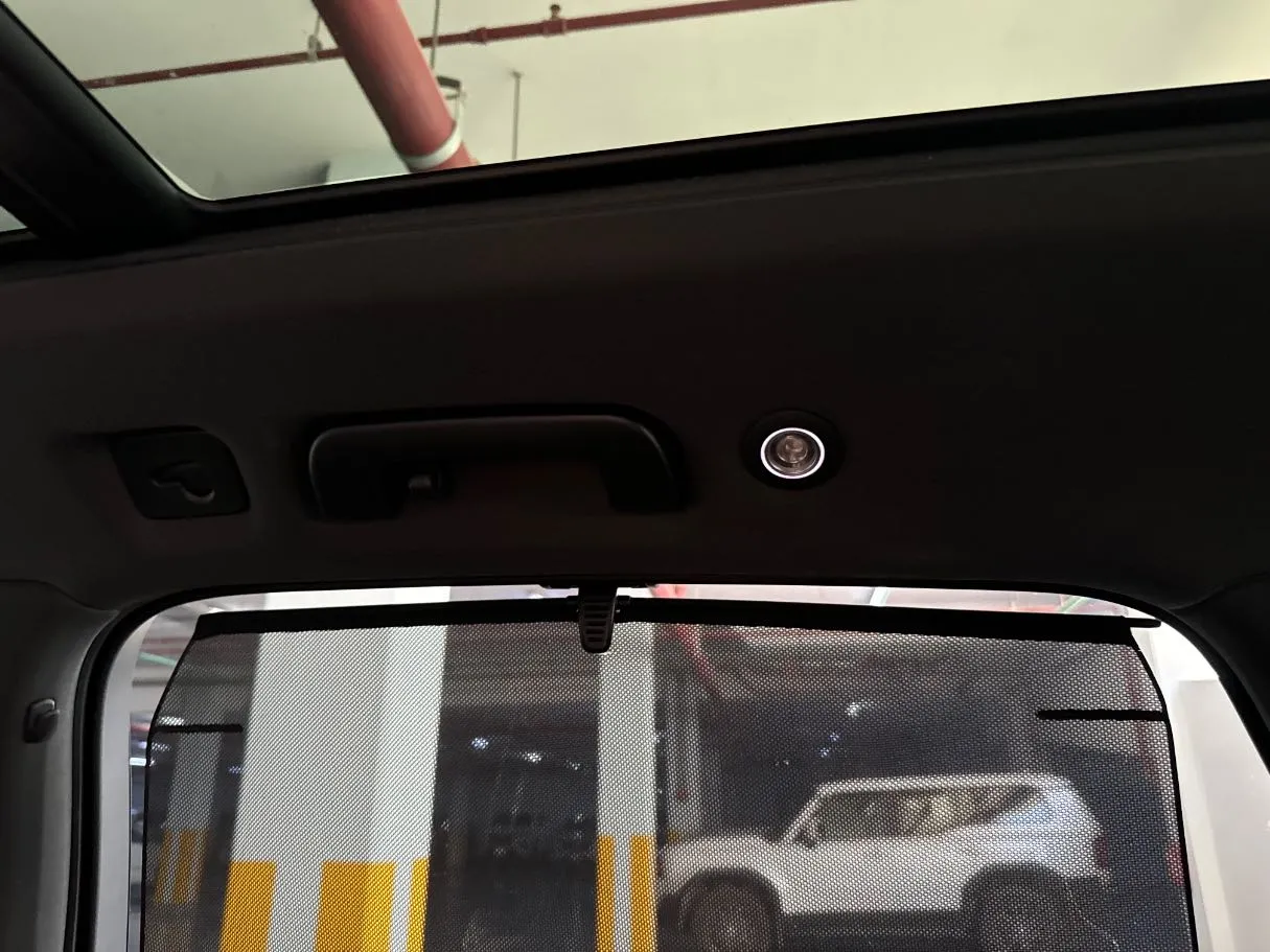 Car image 29