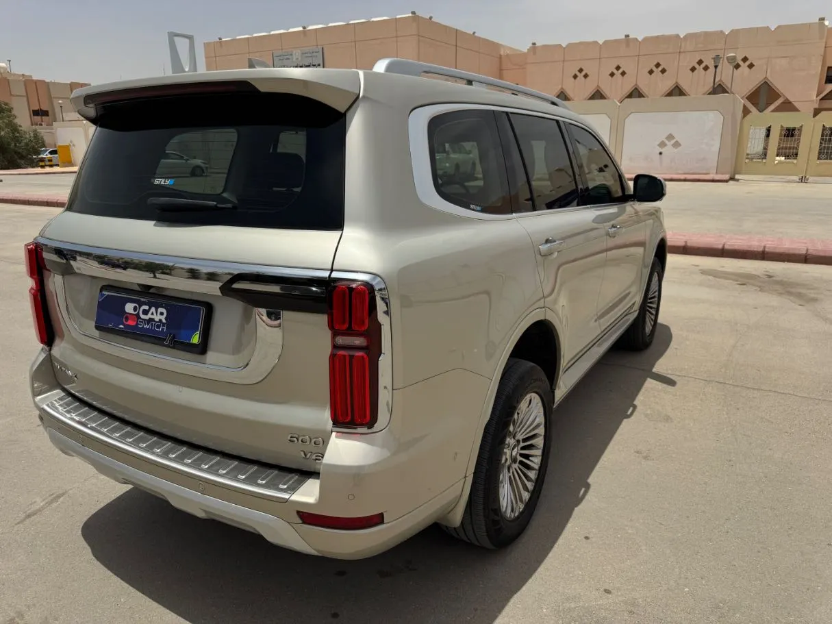 Car image 5