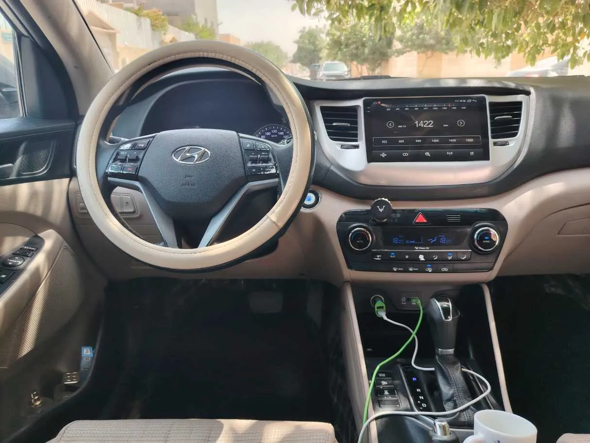 Car image 17
