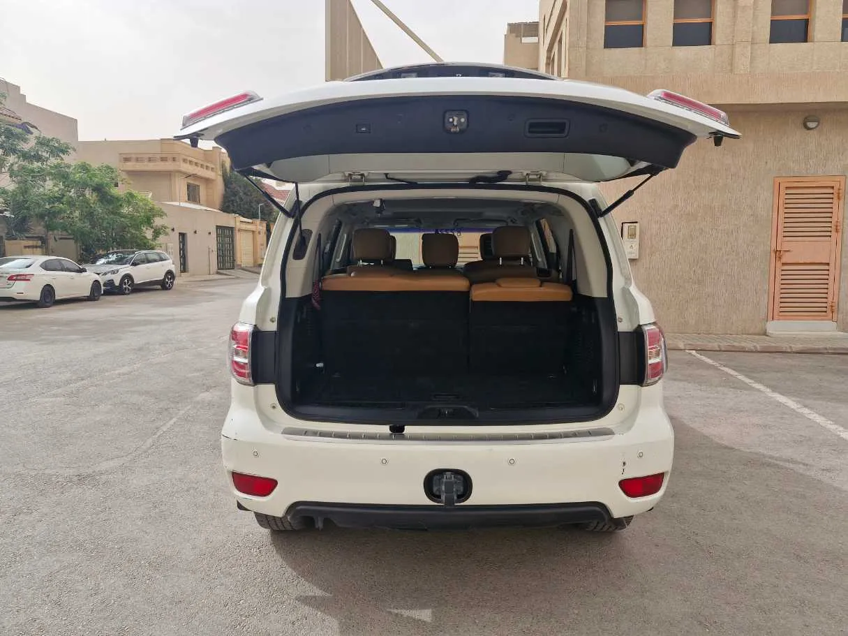 Car image 21